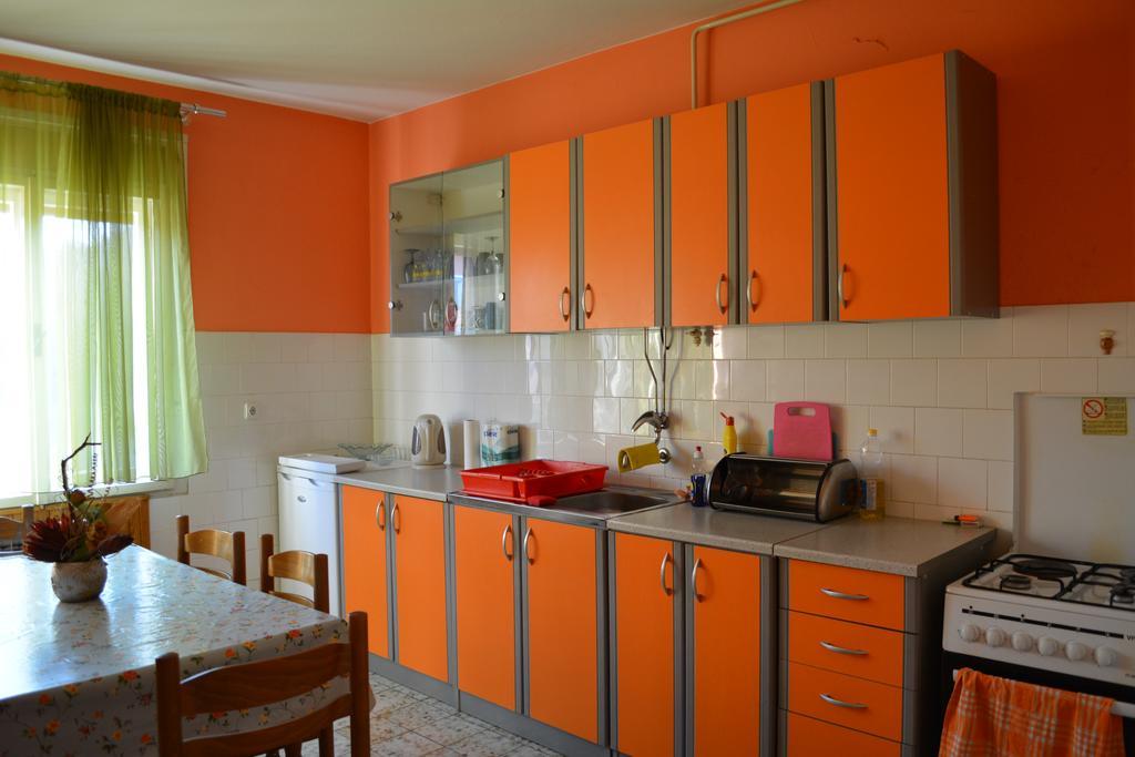 Guest House Ema ดารูวาร์ ภายนอก รูปภาพ